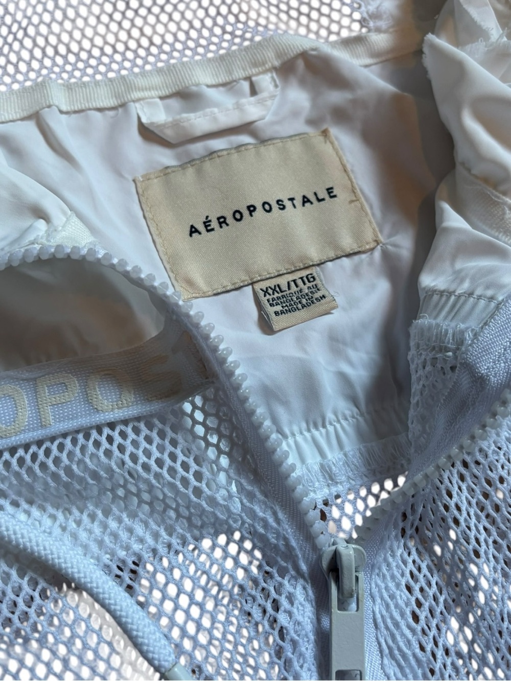Aeropostale // White Hooded Lightweight Windbreaker Jacket // Women - Picture 3 of 6
